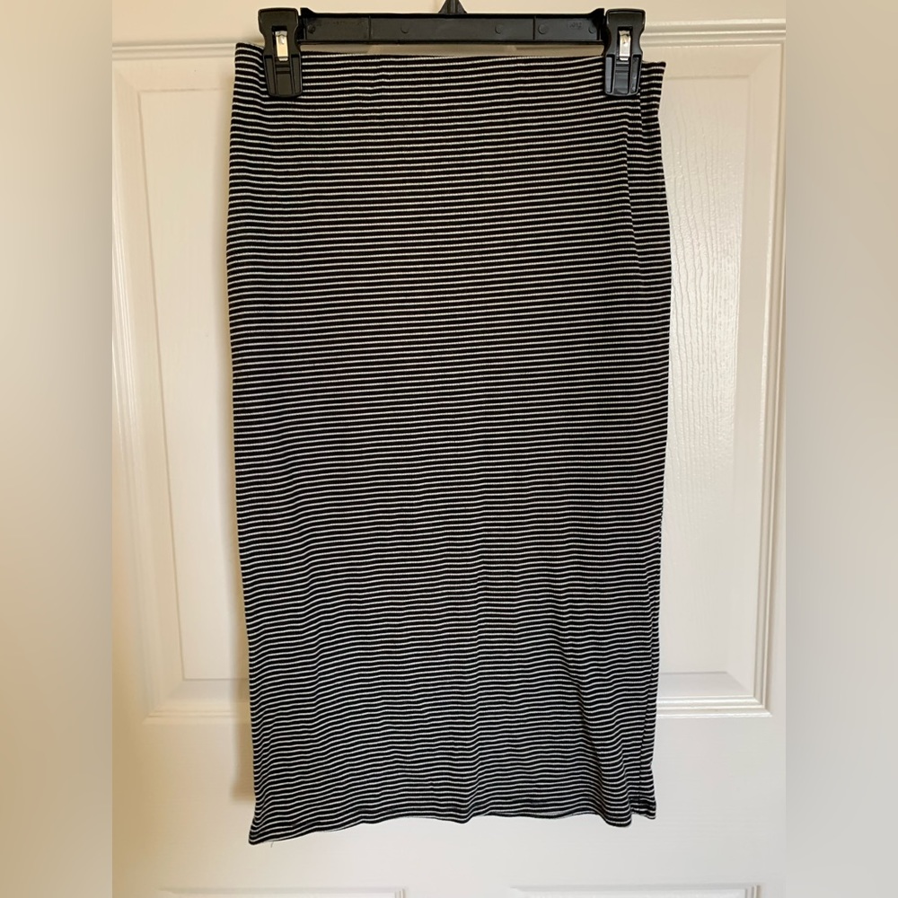 Pin striped pencil skirt